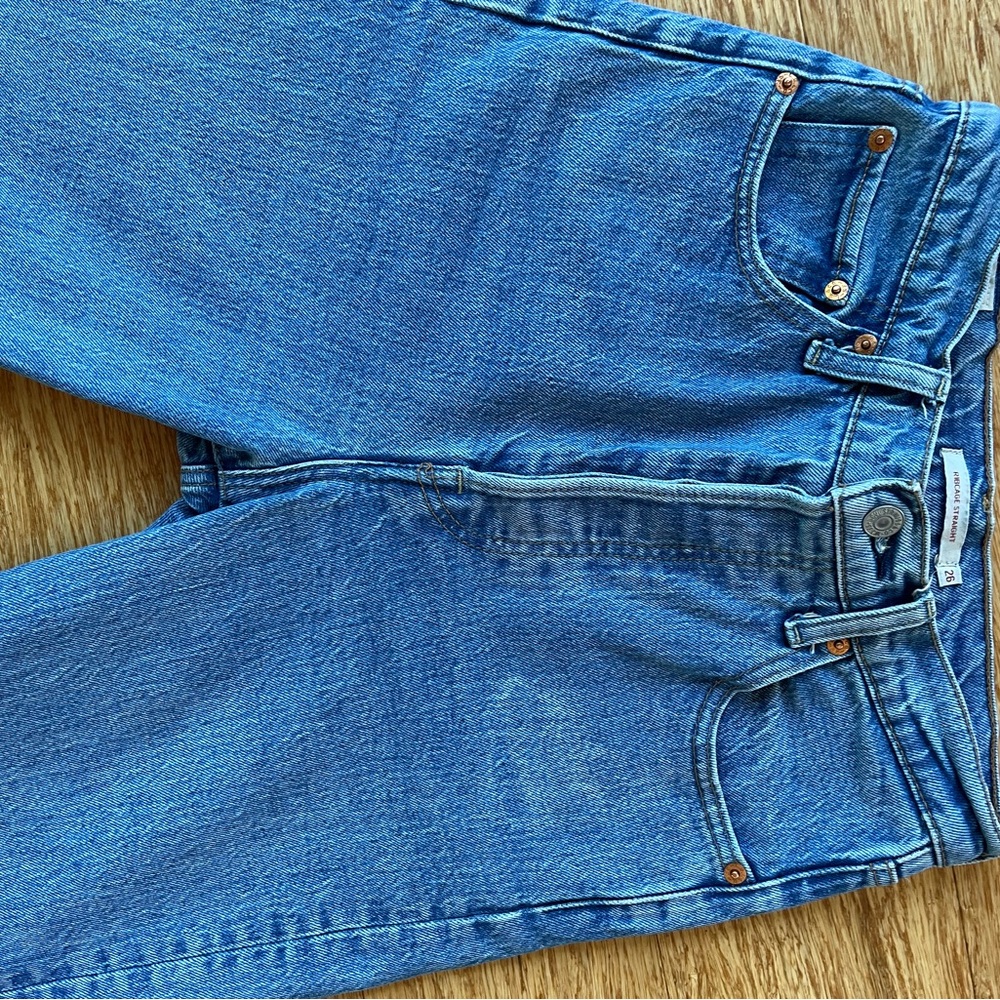 Levi's Ribcage High Rise Jeans - Picture 6 of 8